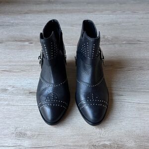 Vince Camuto Dorintina Black Leather Studded Ankle Boots Size 6